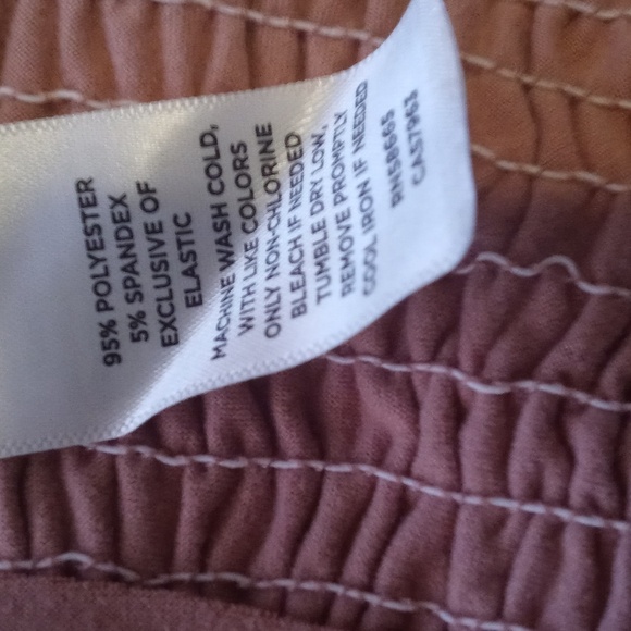 Tucker + Tate Girls Soft Smocked Waist Short Sleeve Top - Picture 4 of 4